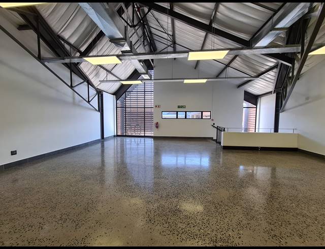1,756M² WAREHOUSE TO LET IN RIVERSANDS